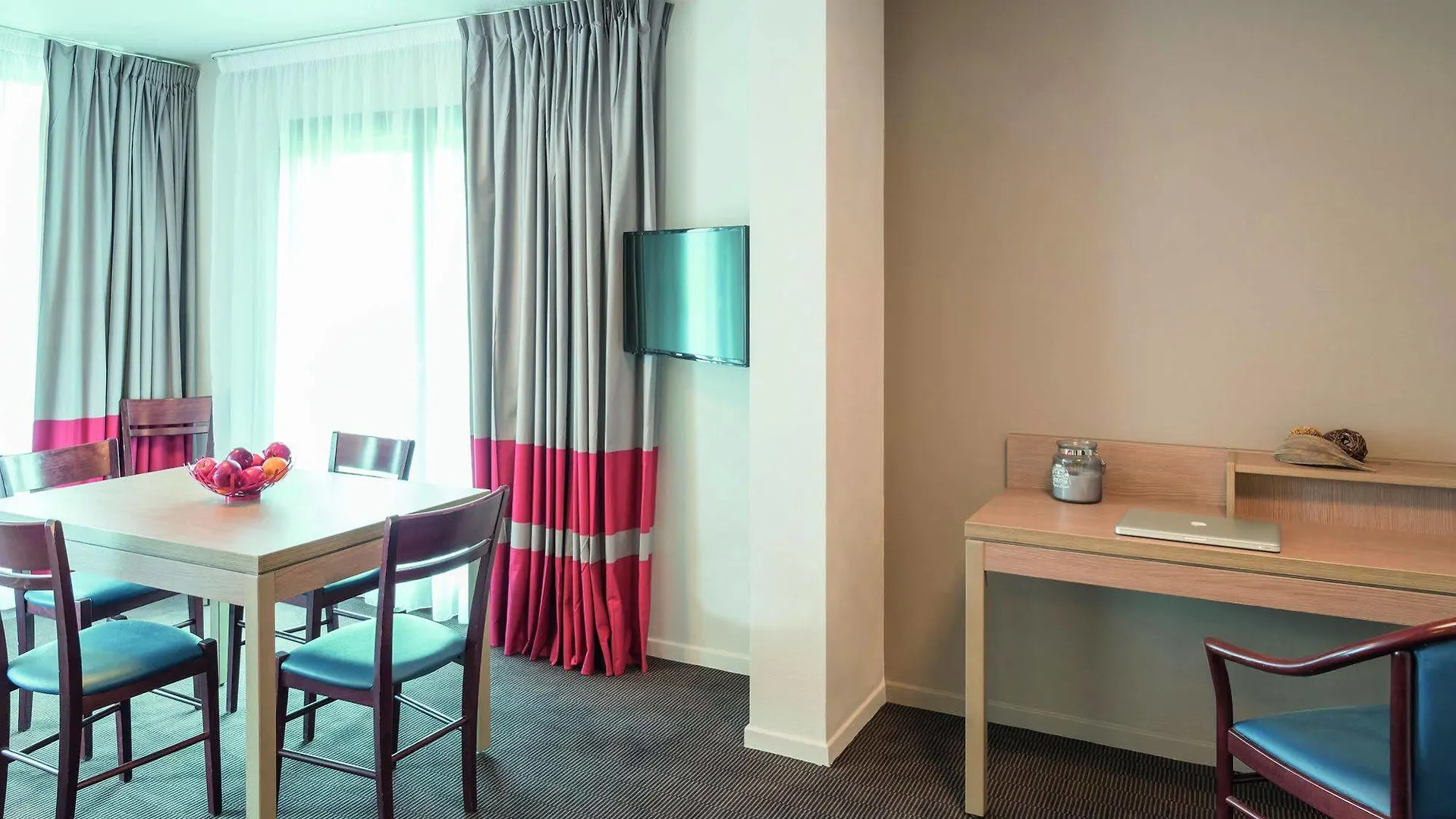 Appart'City Confort Lille Grand Palais Aparthotel